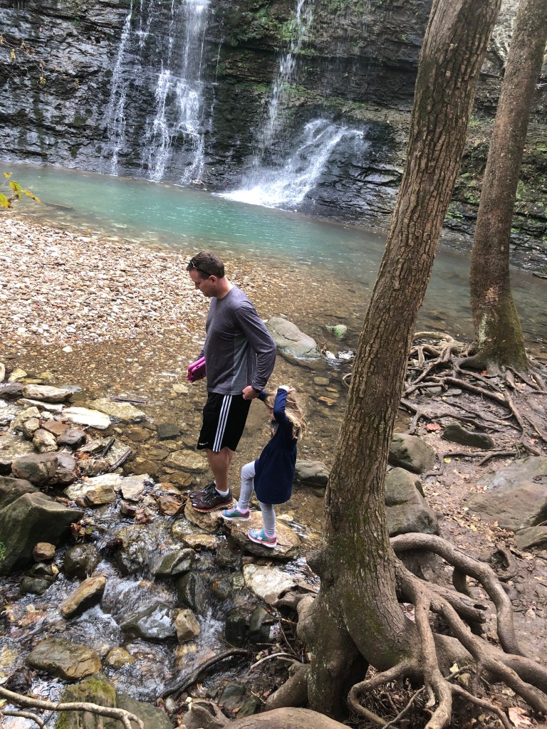 twin falls near ponca and jasper, buffalo river area hike. waterfall hike. short and family friendly hike in arkansas.