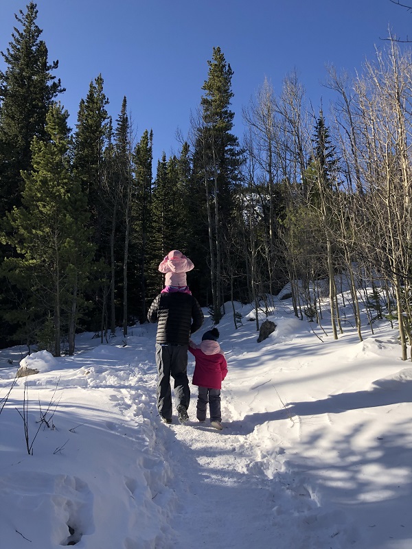 winter hiking in rocky mountain national park